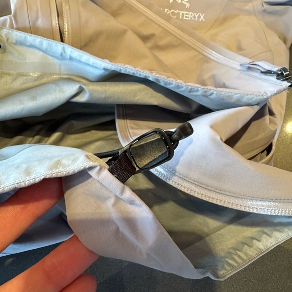 Arc'teryx Women's Zeta Superlight (SL) GORE-TEX jacket - Picture 10 of 13
